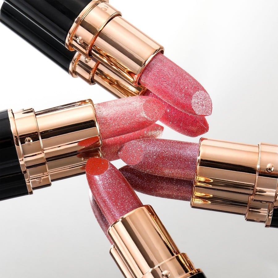 📢📢BUY 1 GET 1 FREE⏰⏰✨BUY 1 GET 1 FREE🎉Diamond Lip Gloss Glitter Lipstick Waterproof