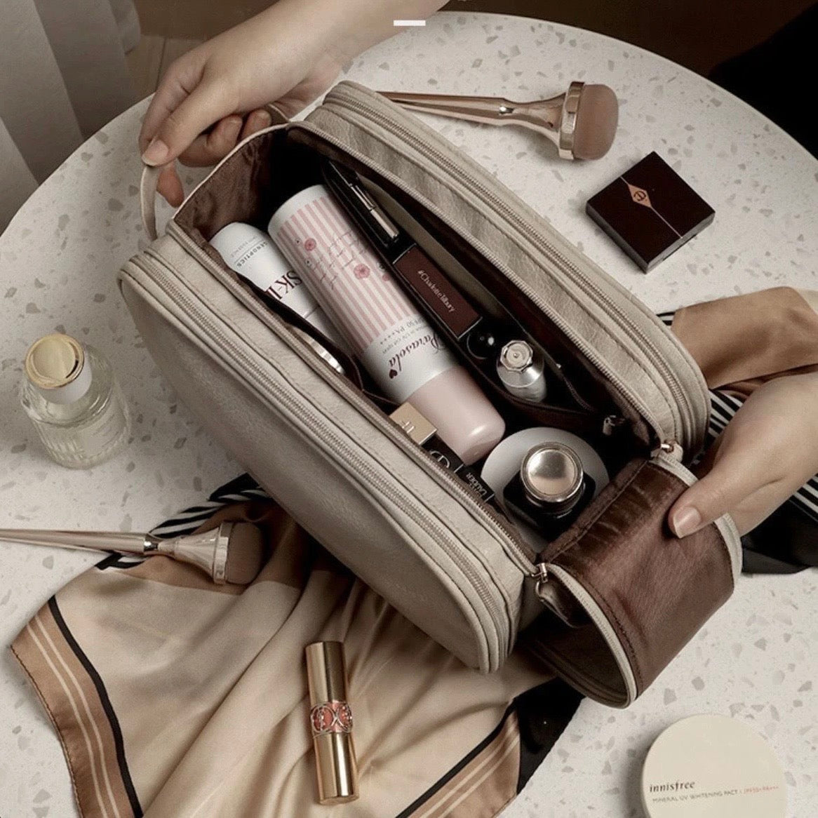 Sac à Cosmétiques de Grande Capacité à Huit Compartiments