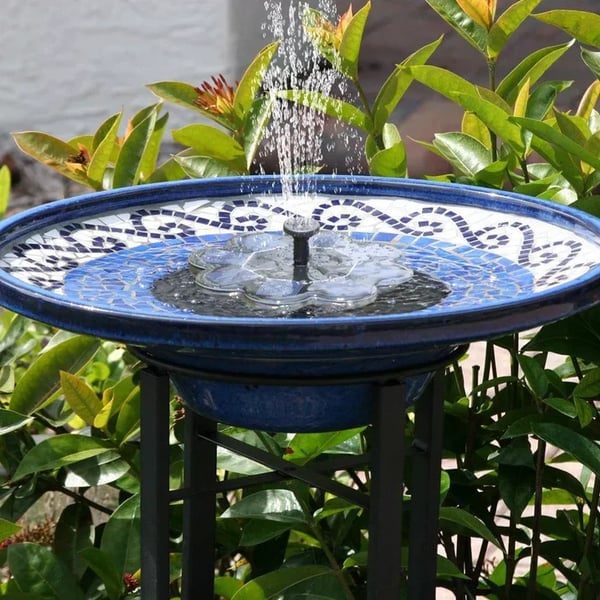 📢📢50% OFF !!!⏰🐦️Compact Solar Bird Fountain Pump – Keep Your Garden Alive!