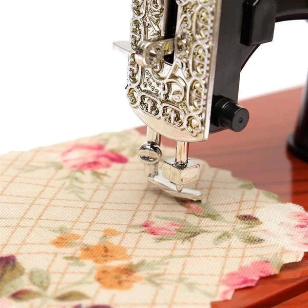 📢📢50% OFF!!⏰ Wood Mini Sewing Machine Music Box