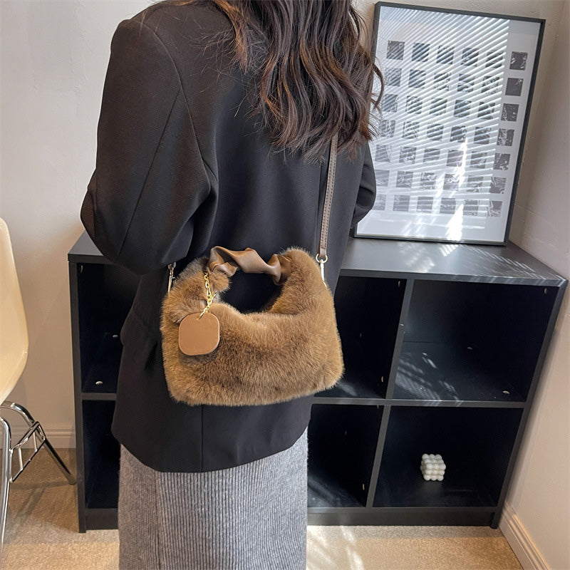 📢📢50% OFF !!!⏰ Best Gift For Her – 2026 Multifunctional Faux Fur Bag, Skin-Friendly & Convertible (Shoulder/Crossbody) 👜