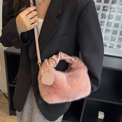 📢📢50% OFF !!!⏰ Best Gift For Her – 2026 Multifunctional Faux Fur Bag, Skin-Friendly & Convertible (Shoulder/Crossbody) 👜